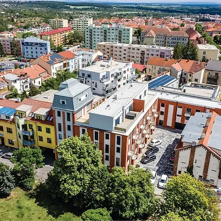 Kelleruv Mlyn - S Vlastni Garazi, Centrum Apartment