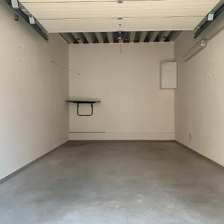 Kelleruv Mlyn - S Vlastni Garazi, Centrum شقة زنويمو